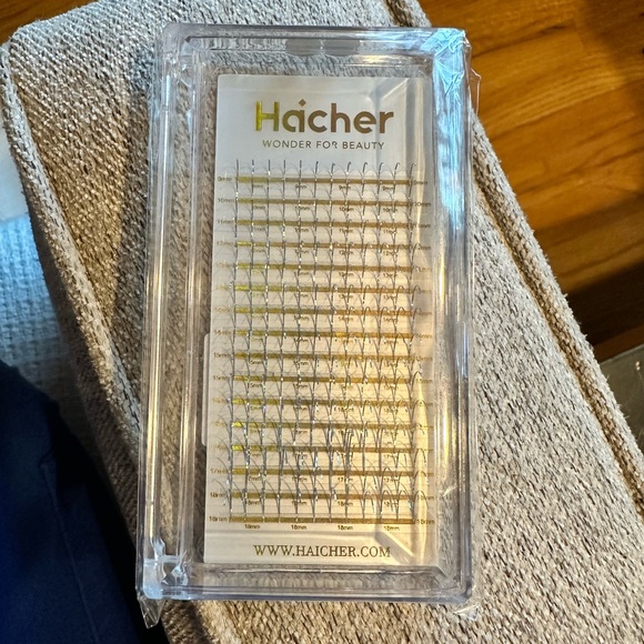 Silver Lash Extensions CC Curl 9-18mm Mixed Lash Trays, Holographic Lash Tinsel - Picture 7 of 8